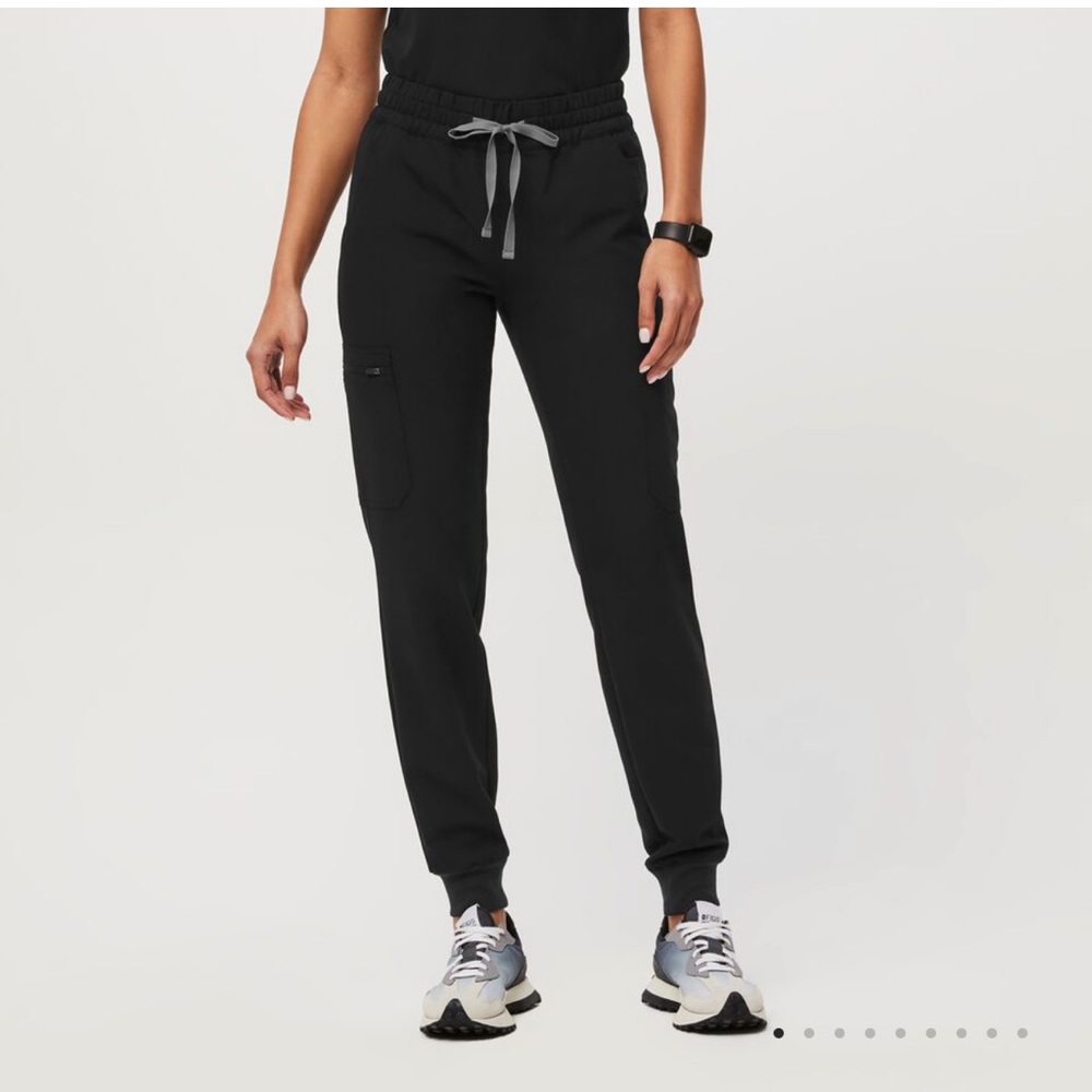 FIGS JOGGERS WORN ONCE SIZE MEDIUM